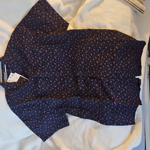 Denim and Flower NWT Button Up - Picture 3 of 3